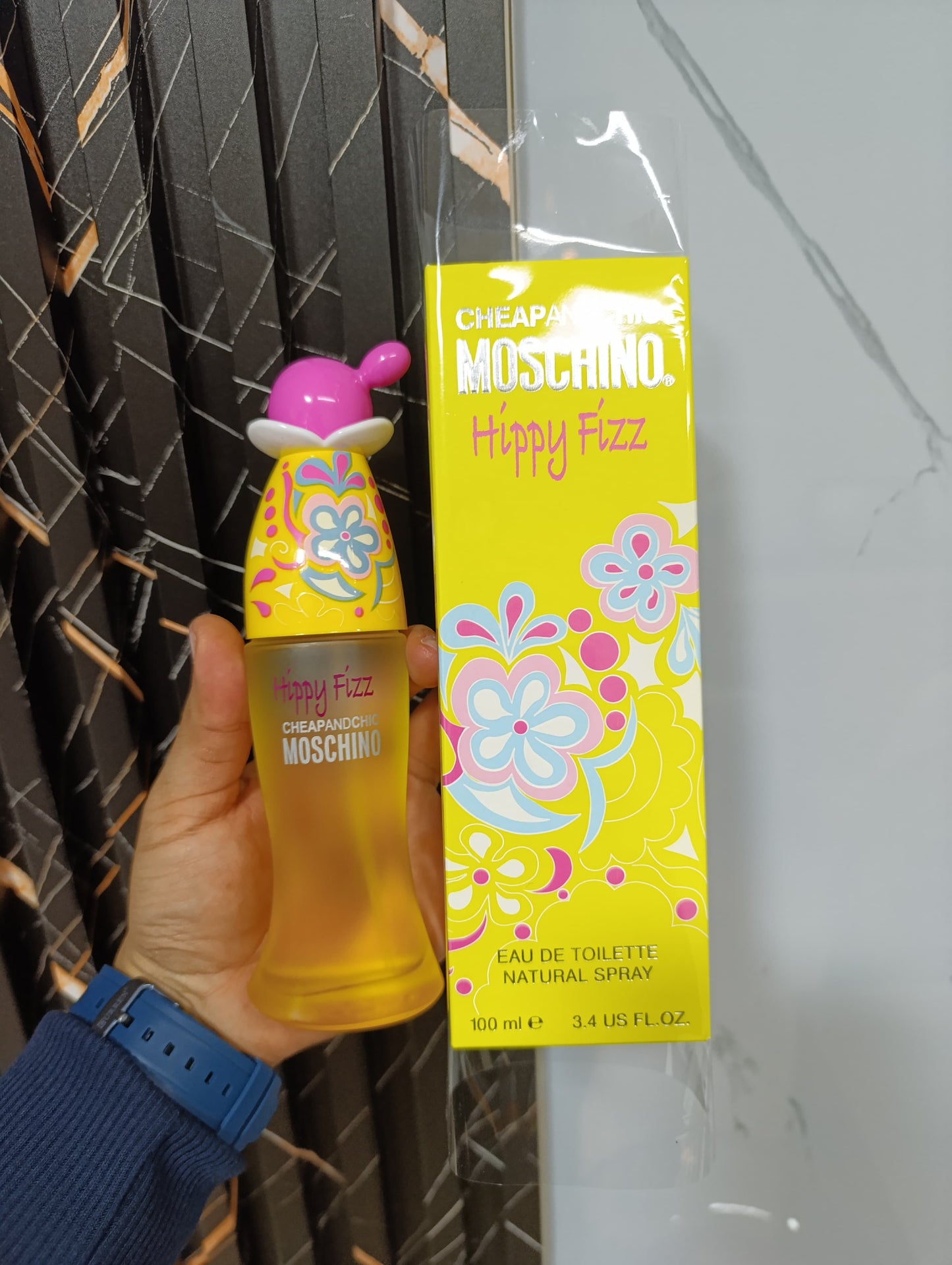 Moschino Cheap and Chic Hippy Fizz