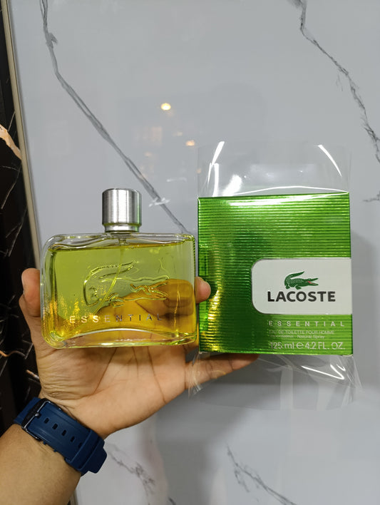 Lacoste Essential
