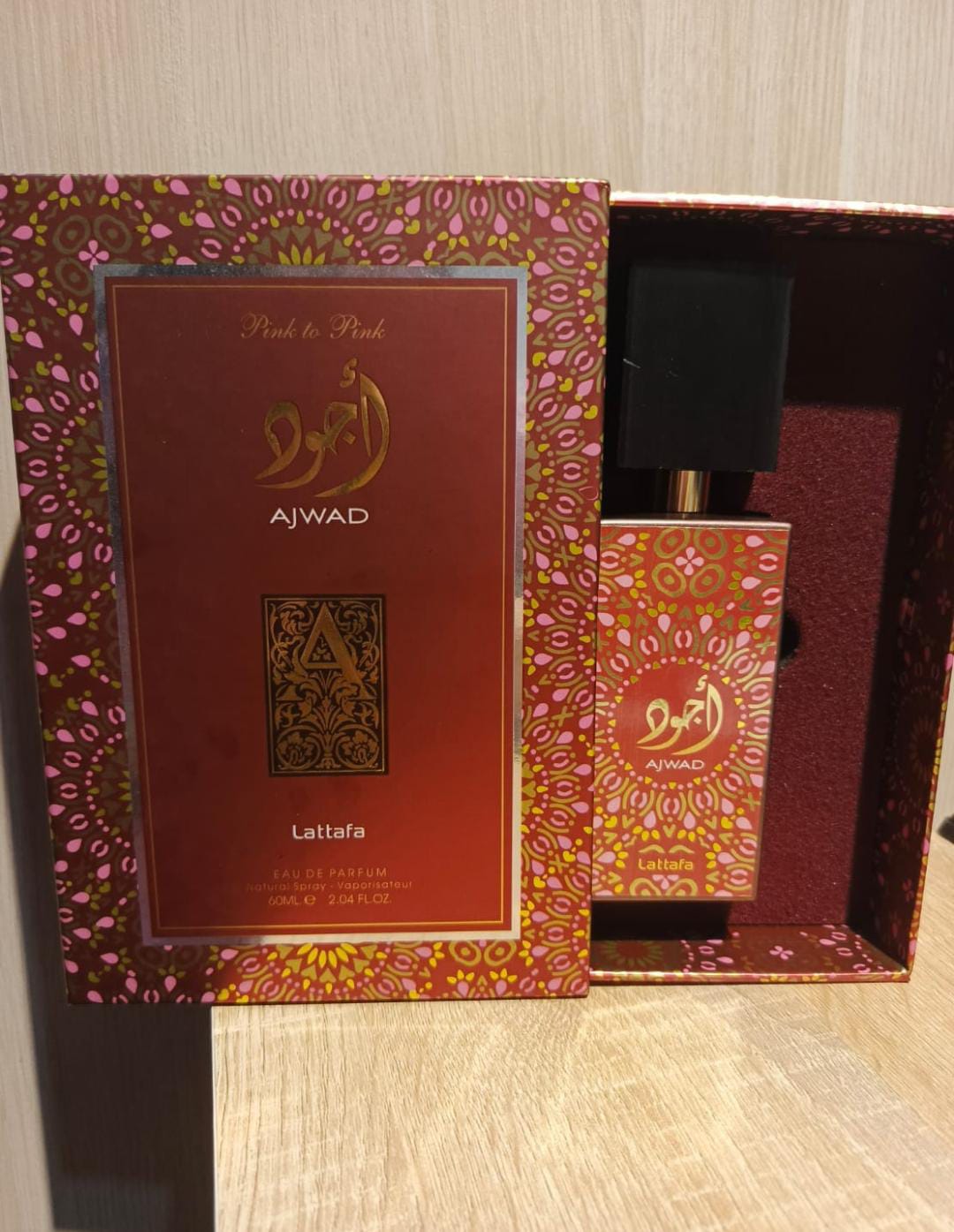 Lattafa Perfumes Ajwad Pink to Pink en Estuche de Lujo